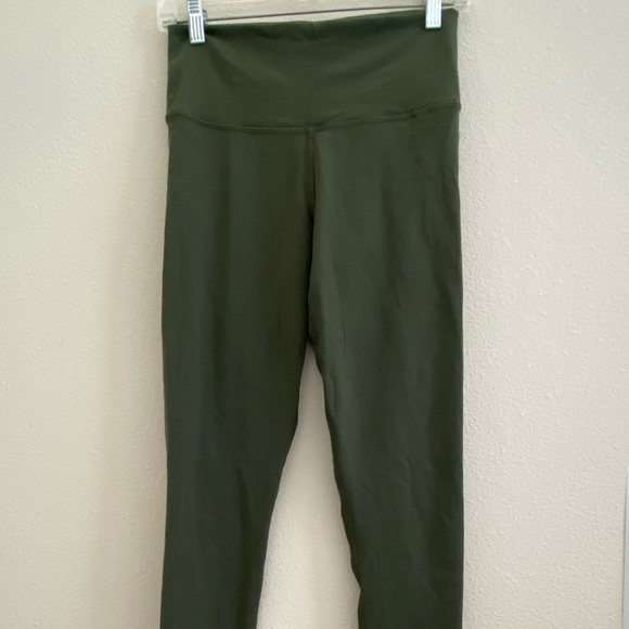 ARITZIA TnaLife atmosphere hi-rise full legging in Kombu size M new without tag - Picture 3 of 5